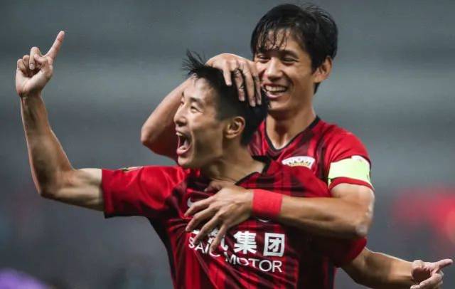 基米希：尽管还不清楚格纳布里的规划，我内心希望他留在拜仁（基米希：格纳布里去留未定，但我希望他继续效力拜仁）