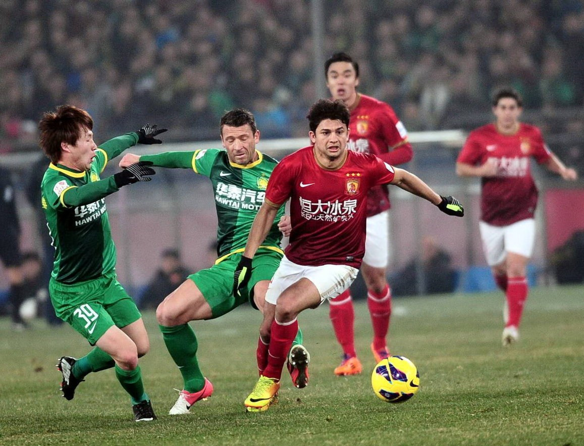 小瓦&贝恩&萨格斯同砍25+，魔术上次有此表现在2019年（小瓦、贝恩、萨格斯齐砍25+，魔术自2019年来首次达成）