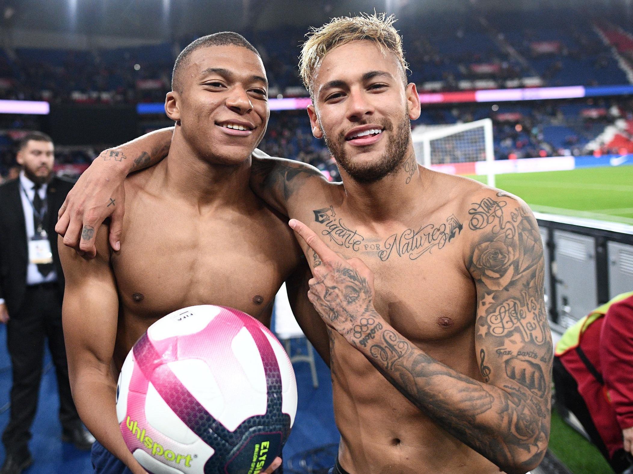 戴帽助爱尔兰进附加赛，帕罗特当选世欧预本轮最佳球员（上演帽子戏法助爱尔兰晋级附加赛，帕罗特荣膺本轮世欧预最佳）